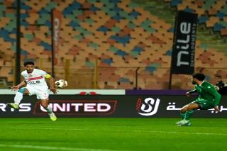 "التحايل للحصول على ركلة جزاء".. خبير تحكيمي يكشف سبب طرد لاعب الاتحاد أمام الزمالك